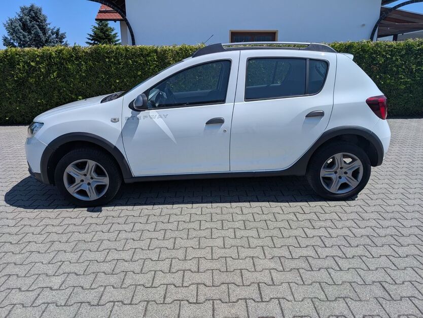 Dacia Sandero 85.000 km 8.900 € Dresden 01159