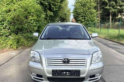 Toyota Avensis 200.000 km 5.990 &euro; Dresden 01259