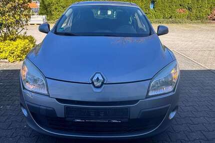 Renault Megane 151.000 km 3.200 &euro; Dresden 01239