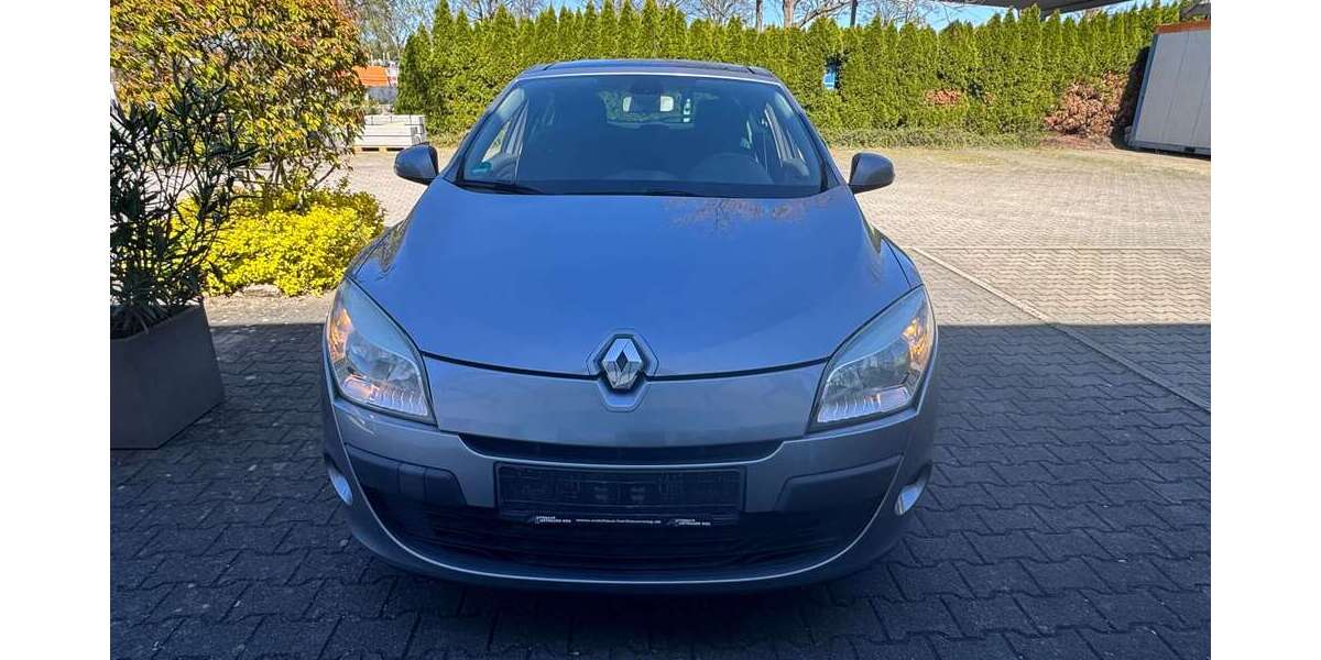 Renault Megane 151.000 km 3.200 &euro; Dresden 01239