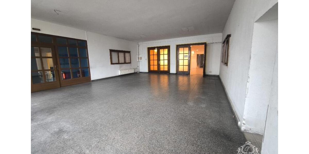 MULTIFUNKTIONALE GEWERBEFLÄCHE - ca. 280 m² zimmer