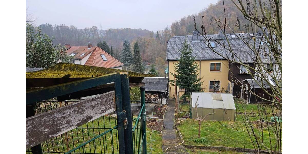 Doppelhaushälfte Dorfhain - 1 Zimmer, 131 m&sup2;, 150.000&euro; | Angebot:25701727
