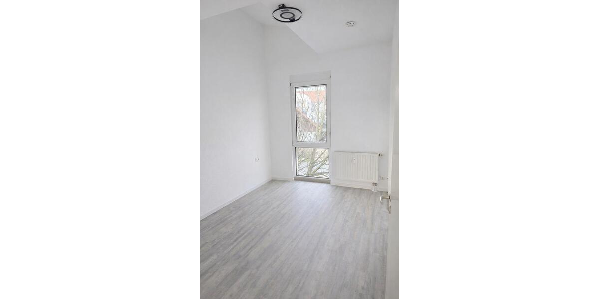 Dachgeschoßwohnung Weinböhla - 2 Zimmer, 58 m&sup2;, 463&euro; | Angebot:25758681