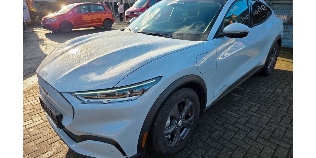 Ford Mustang Mach-E 71.624 km 21.990 € Meißen 01662