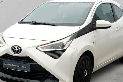 Toyota Aygo (X) 74.597 km 7.990 &euro; Pirna 01796
