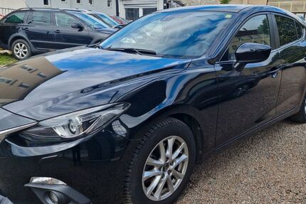 Mazda 3 113.000 km 9.900 &euro; Dresden 01097