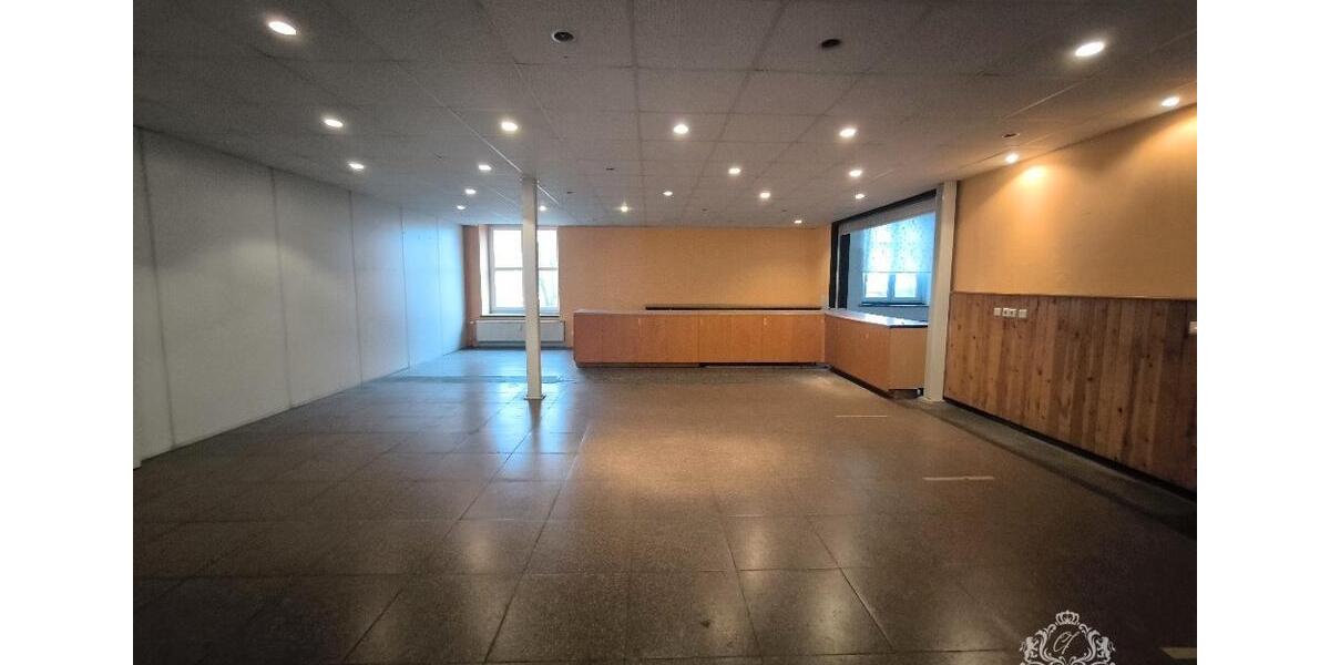 MULTIFUNKTIONALE GEWERBEFLÄCHE - ca. 280 m² zimmer