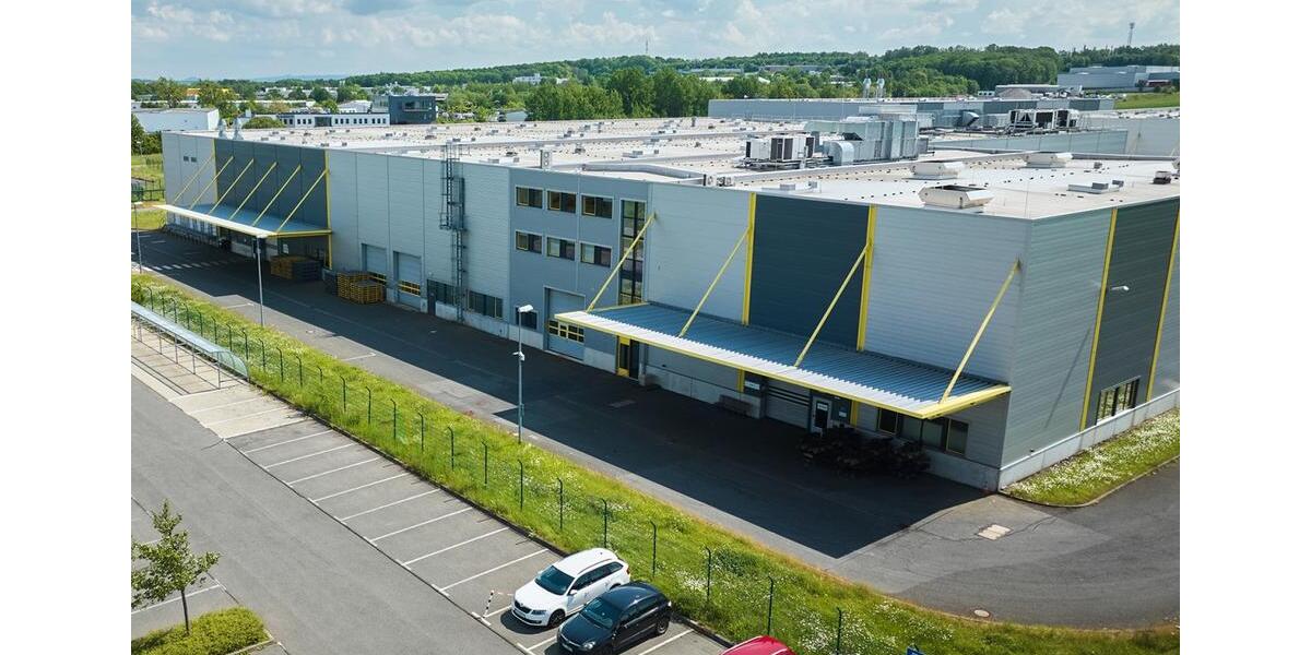 Produktionsfläche bei Dresden ab 7,50 EURm² – Große Halle mit Büro und Kran. zimmer