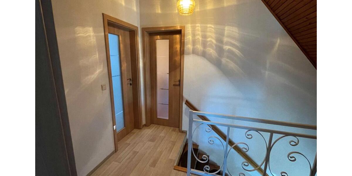 Einfamilienhaus Ebersbach - 5 Zimmer, 180 m&sup2;, 296.000&euro; | Angebot:25992594