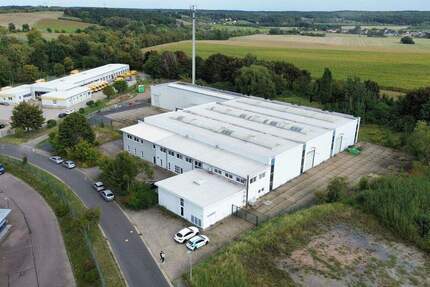 Lager- und Produktionsflächen direkt an der S177 und S81 - unweit der Halbleiterindustrie - zum Kauf! zimmer