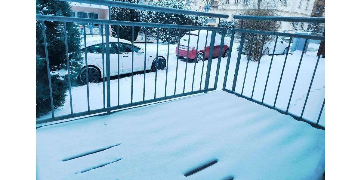 **Frisch renoviert, TOP Grundriss, Balkon, OHNE Provosion** 2 zimmer