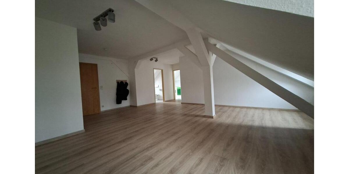 Dachgeschoßwohnung Freital - 2 Zimmer, 52 m&sup2;, 349&euro; | Angebot:24983862