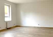 1-Zi-Whg 36qm, 1. OG, hell, ruhig, elbnah. mit Einbauküchenzeile