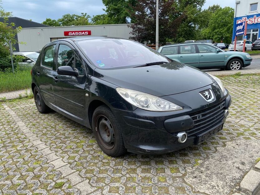 Peugeot 307 145.000 km 999 € Dresden 01139