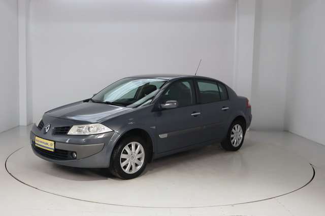 Renault Megane 104.028 km 2.980 &euro; Dresden 01237
