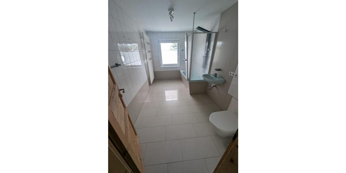 Etagenwohnung Moritzburg - 5 Zimmer, 120 m&sup2;, 900&euro; | Angebot:24769784