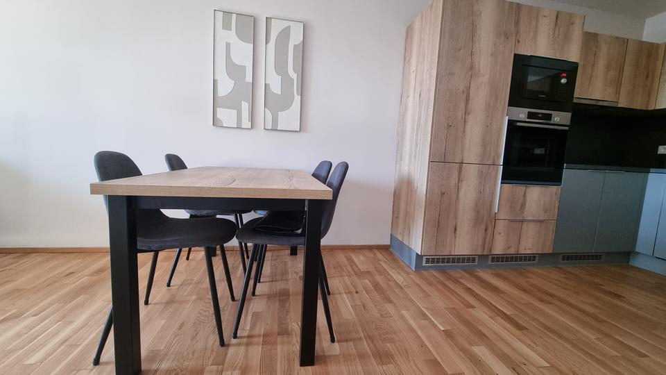 Etagenwohnung Dresden Neustadt - 2 Zimmer, 69 m&sup2;, 1.570&euro; | Angebot:26096786