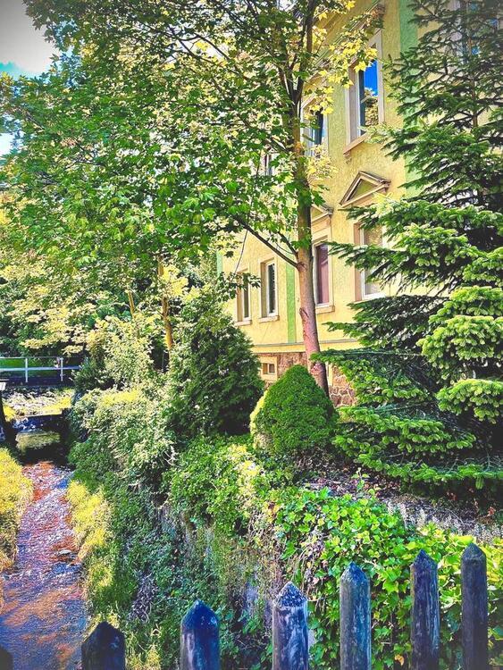 Mehrfamilienhaus im Grünem