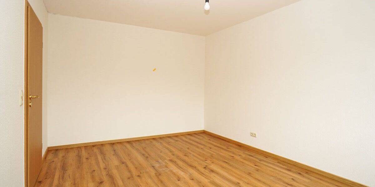 Etagenwohnung Freital - 2 Zimmer, 63 m&sup2;, 590&euro; | Angebot:26189762