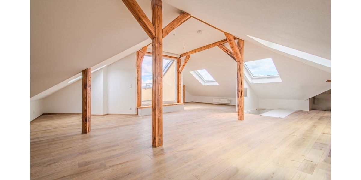 MAISONETTE & DACHTERRASSE — 152 M² IN LÖBTAU — NEUER BODEN — TAGESLICHTBAD — EINBAUKÜCHE — GÄSTE-WC - Dachgeschoßwohnung Dresden Löbtau | Angebot:26935121