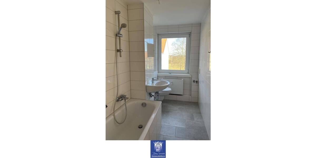 Etagenwohnung Dorfhain - 3 Zimmer, 66 m&sup2;, 395&euro; | Angebot:26220651