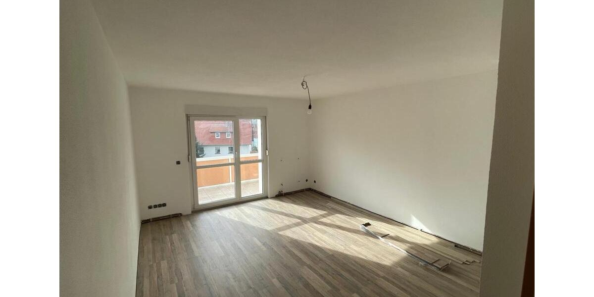 Etagenwohnung Dippoldiswalde - 2 Zimmer, 66 m&sup2;, 650&euro; | Angebot:26453394