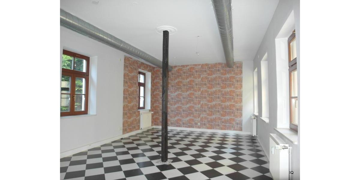 Preiswerte Gewerbe- oder Freizeit-Räume über zwei Etagen in der 