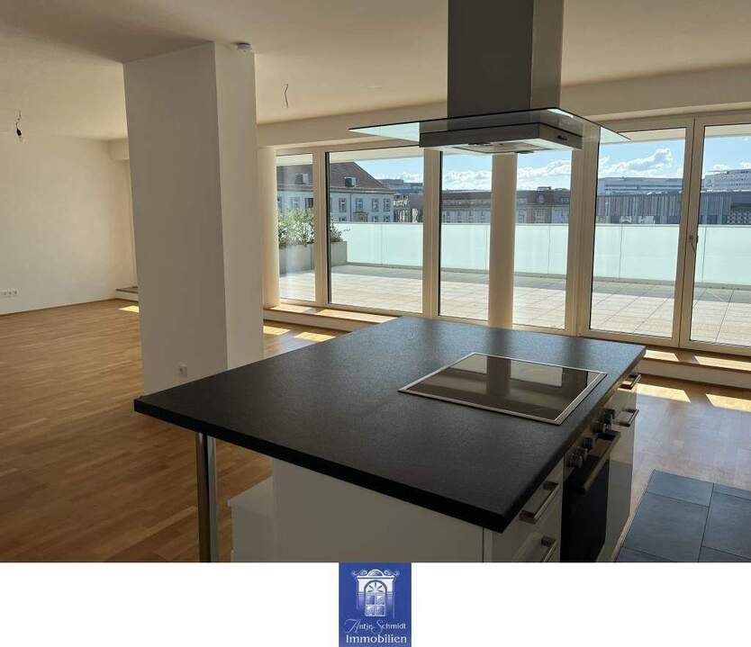 Ihr neuer Lieblingsplatz! Großer Balkon, zwei Bäder, Sauna, EBK, Fußbodenheizung! 4 zimmer