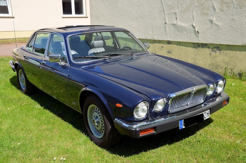 XJ12