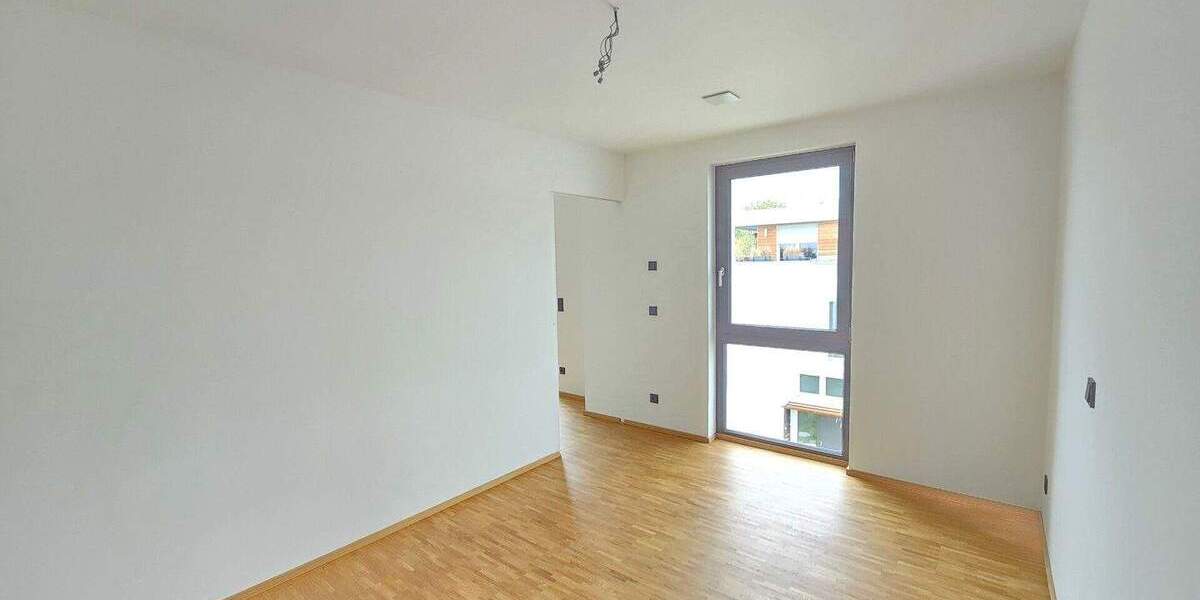 Etagenwohnung Dresden Äußere Neustadt - 2 Zimmer, 66 m&sup2;, 963&euro; | Angebot:25682519