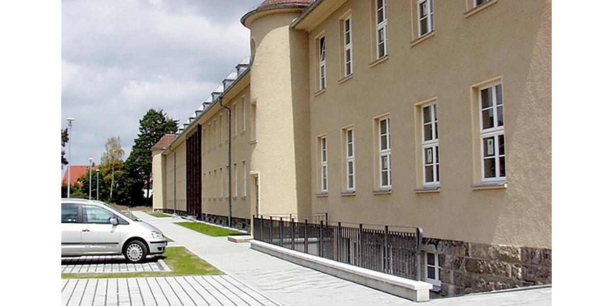 Gewerbeobjekt Dresden Klotzsche - 8&euro; | Angebot:26243229