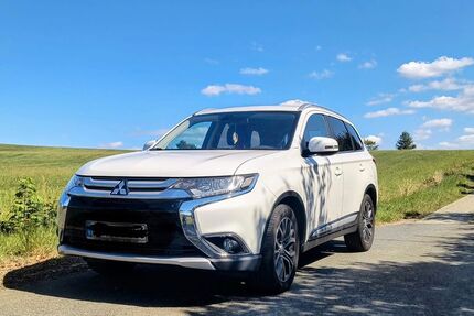 Mitsubishi Outlander 143.000 km 14.990 &euro; Halsbrücke 09633