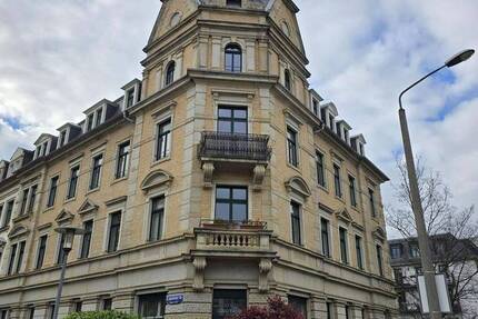 großzügige 2-Zimmer-Dachgeschosswohnung mit BalkonLoggia und EBK (wenn gewünscht) 2 zimmer