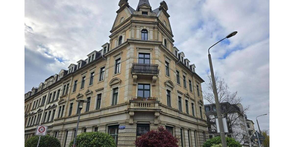 großzügige 2-Zimmer-Dachgeschosswohnung mit BalkonLoggia und EBK (wenn gewünscht) 2 zimmer