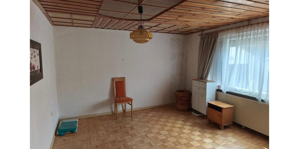 Doppelhaushälfte Ebersbach - 7 Zimmer, 115 m&sup2;, 150.000&euro; | Angebot:27442889