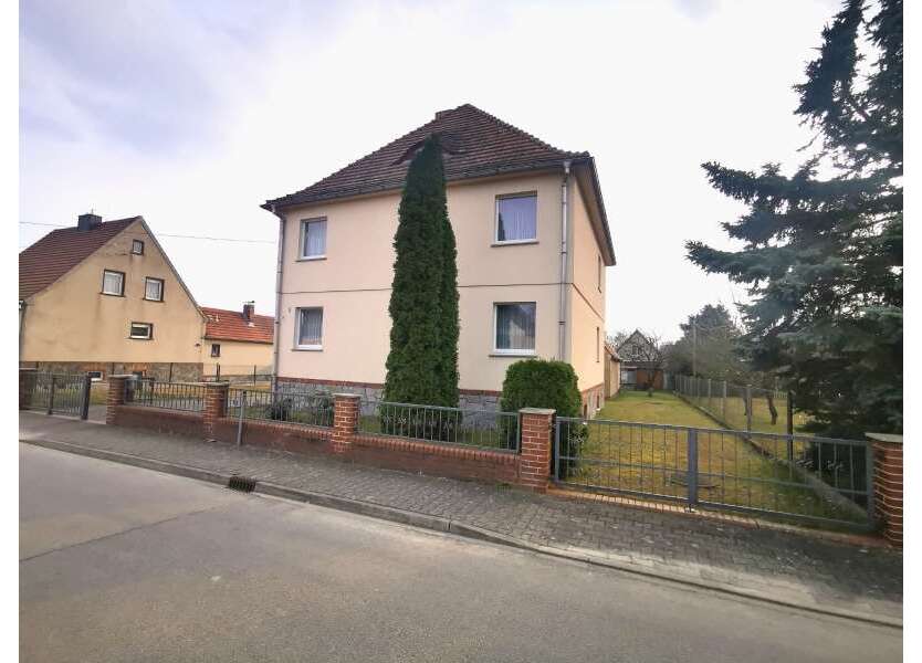 Haus zum Kaufen in Bernsdorf 179.500 € 160 m²