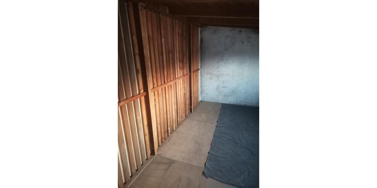 Lagerfläche im 1. OG, Tür Zugangsbreite 1,5m, abschließbar zimmer