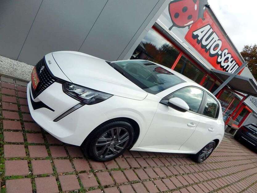 Peugeot 208 18.000 km 15.950 € Pirna Sächsische Schweiz 01796