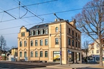IDEALE FLÄCHE FÜR PRAXIS ODER BÜRO IM HOCHPARTERRE – ZENTRAL GELEGEN – PKW-STELLPLATZ – GROSSES WC