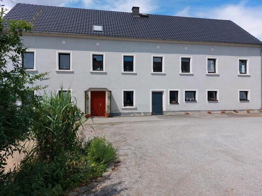 Große Landhaushälfte mit herrlichem Grundstück am Niederteich