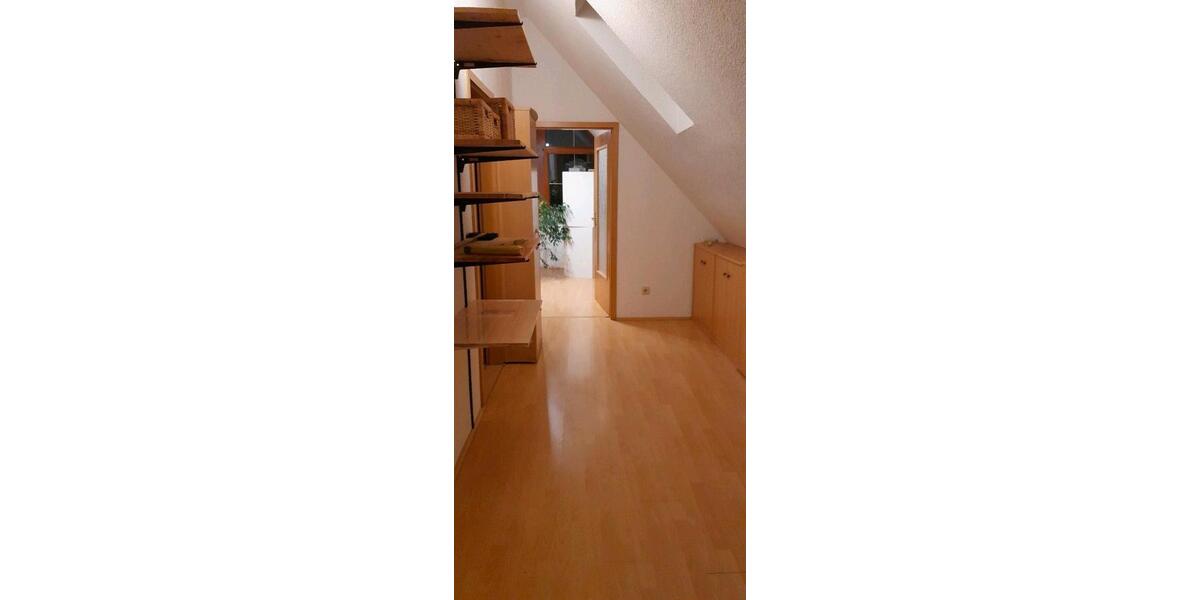 Dachgeschoßwohnung Dresden Klotzsche - 1 Zimmer, 50 m&sup2;, 680&euro; | Angebot:26168405