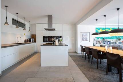 EINE LUXURIÖSE WOHNUNG WIE IHR EIGENES HAUS MIT EINBAUSCHRÄNKEN EINBAUKÜCHE KAMIN UND WEINKELLER 5 zimmer