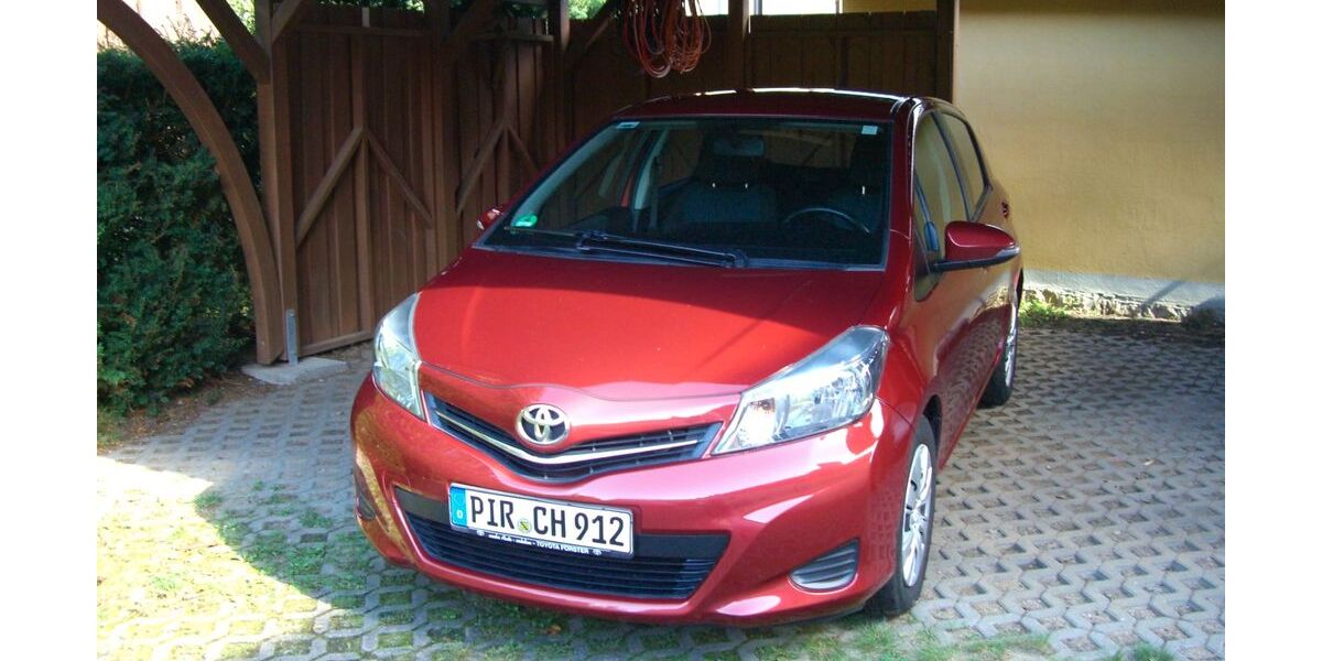 Toyota Yaris 102.000 km 7.300 &euro; Pirna 01796