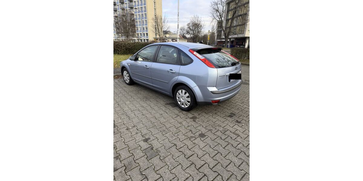 Ford Focus 45.342 km 4.300 &euro; Dresden 01307