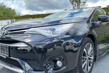 Toyota Avensis 60.000 km 16.500 &euro; Dresden 01259