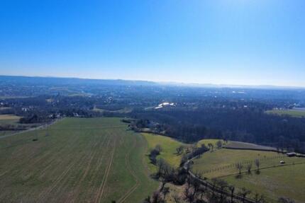 Neu-sanierte 5-Zimmer Wohnung im Reihenhausstil zimmer