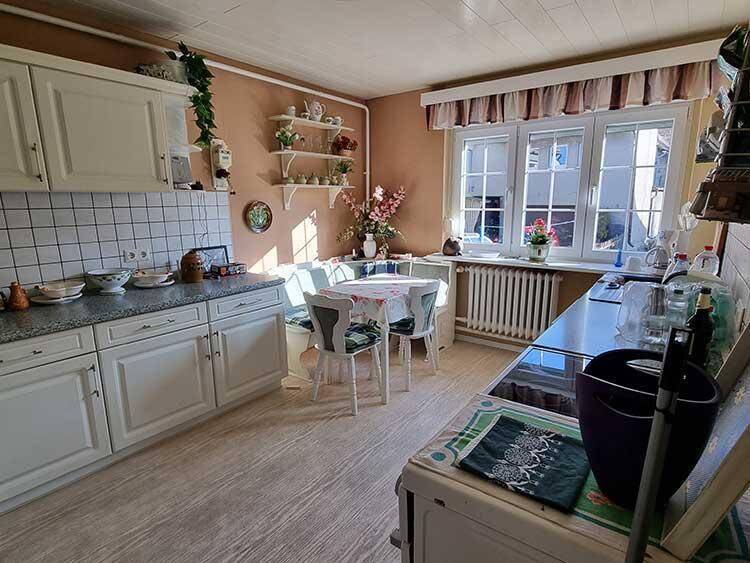 **Zwischen Blüten und Dornen - Schönes Einfamilienhaus mit Sanierungsbedarf**