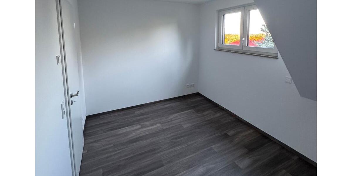 Doppelhaushälfte Klipphausen - 4 Zimmer, 148 m&sup2;, 2.150&euro; | Angebot:26495419