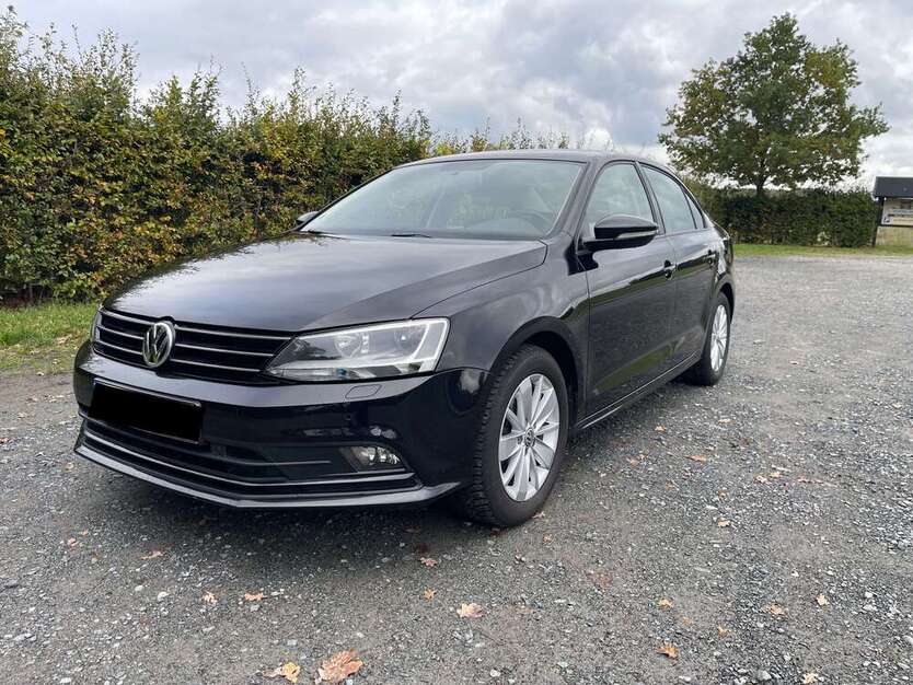 VW Jetta 71.784 km 9.950 € Dresden 01108