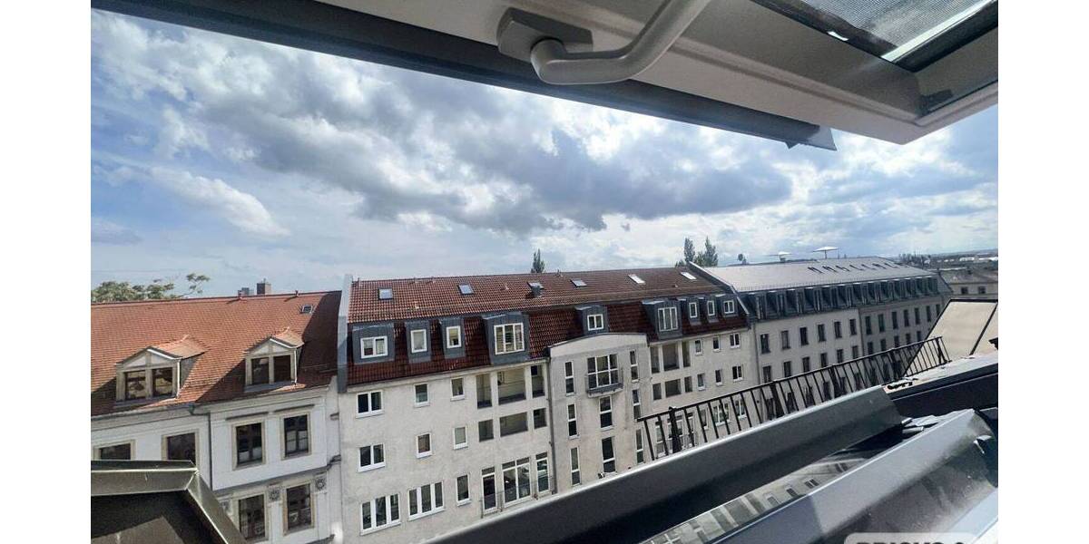 +++ Wohnung über den Dächern der Dresdner Neustadt Tiefgaragenstellplatz inkl.! +++ 2 zimmer